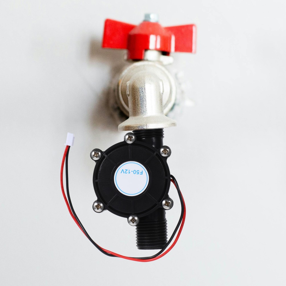12V Portable Micro Water Turbine Generator for Outdoor Camping and Hiking