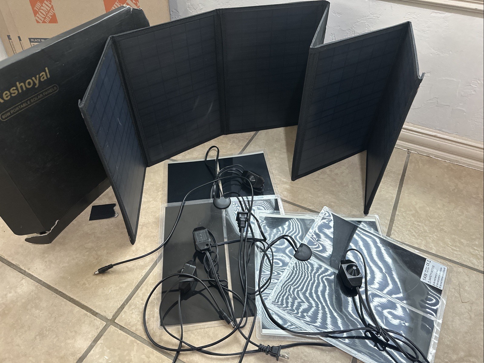 Portable Solar Panel – 60W Foldable Solar Panels with 5V USB and 18V DC for C…