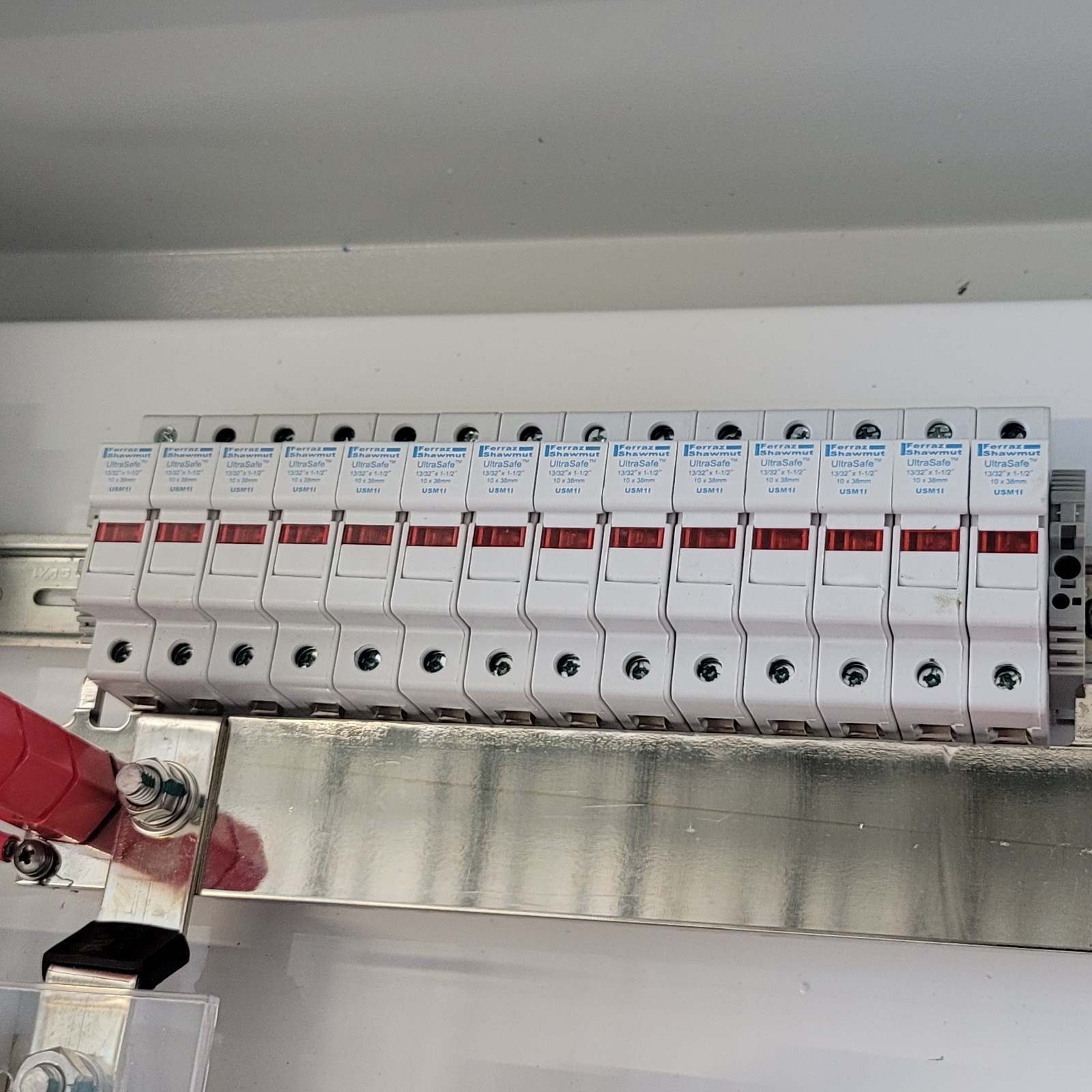 NEW 600V SOLAR COMBINER DC DISCONNECT 250A 14-STRING N4 ENCLOSURE COMMERCIAL
