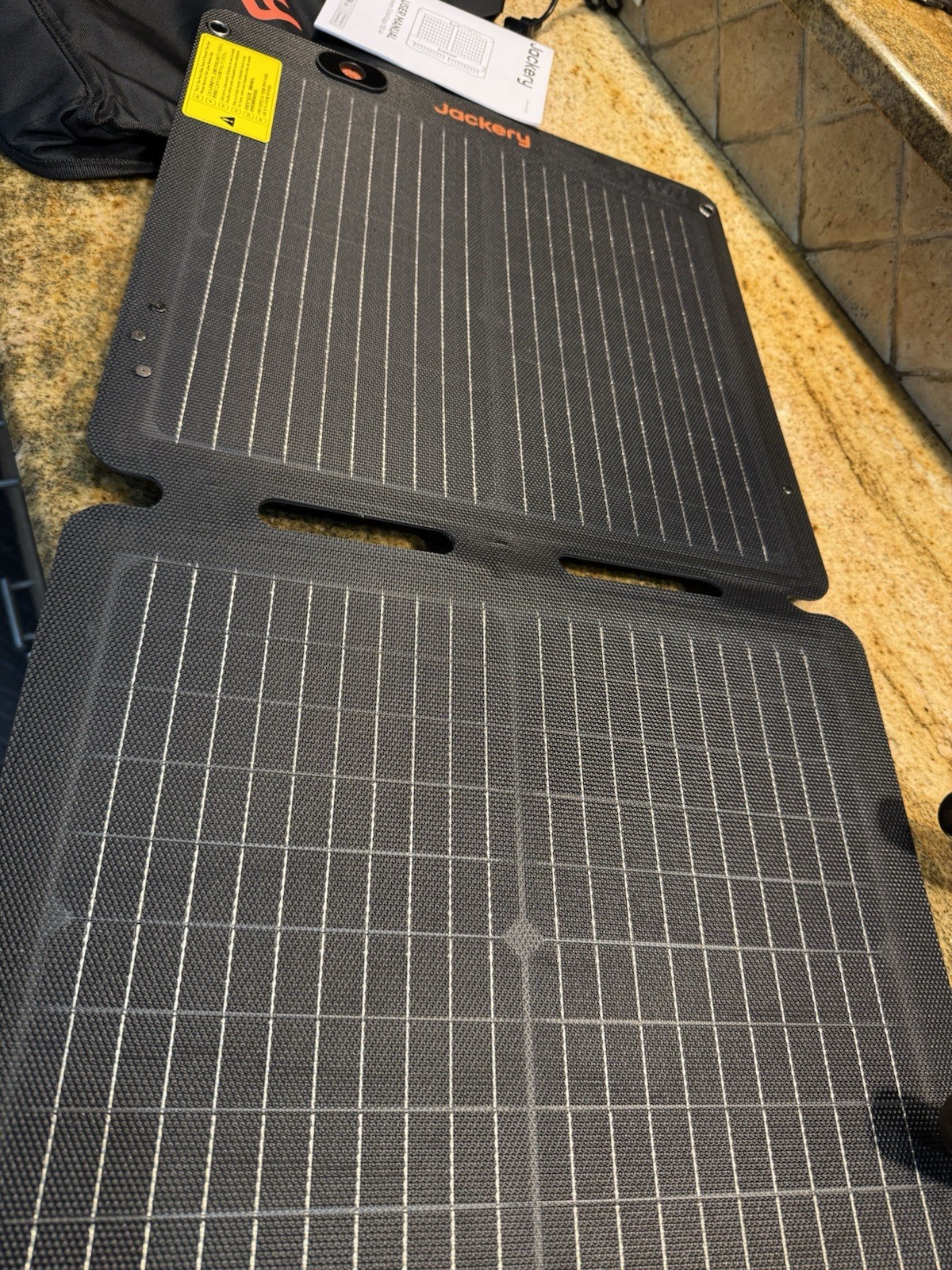 Jackery SolarSaga 100W Air Black Lightweight Waterproof Outdoor 100W Solar Panel