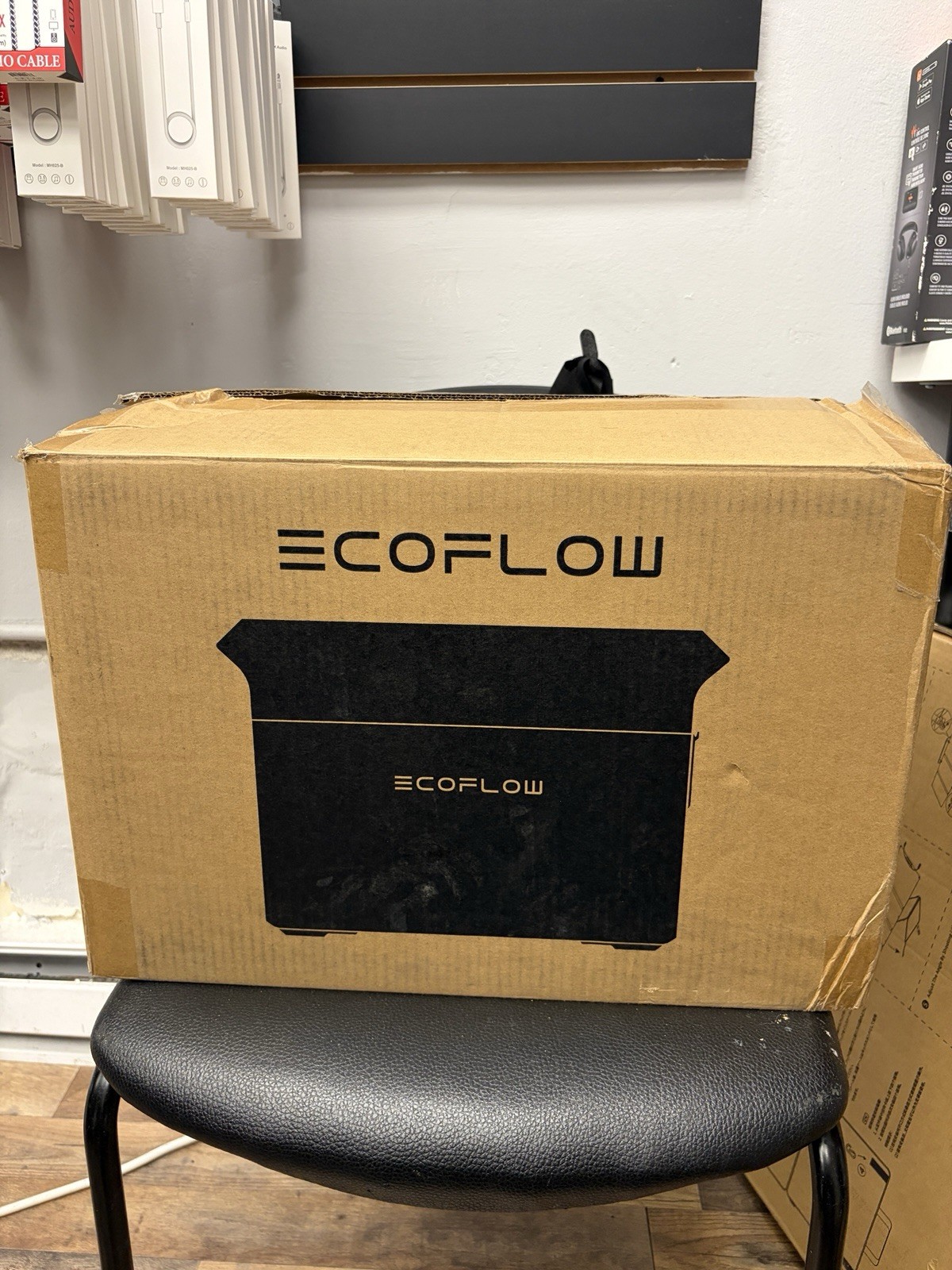 EcoFlow DELTA 3 Classic Portable Power Station + 110W Foldable Solar Panel