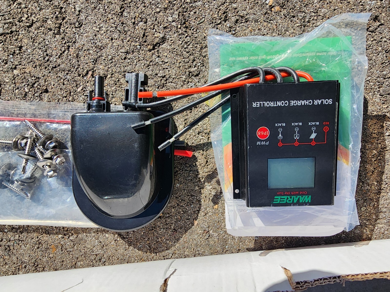 WAAREE WSBC-50 CEYONE SOLAR KIT w/30A CHARGE CONTROLLER, 50 Watt SOLAR PANEL KIT