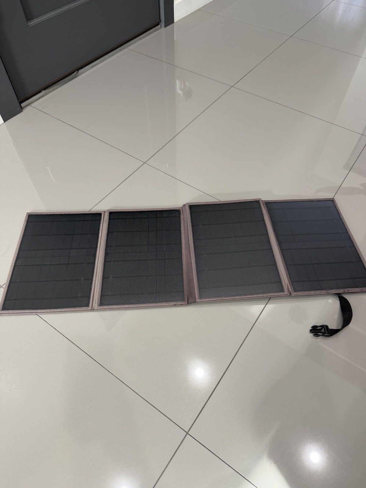 40-Watt Solar Panel – Portable Foldable 4 Panels, 5V Cable Included