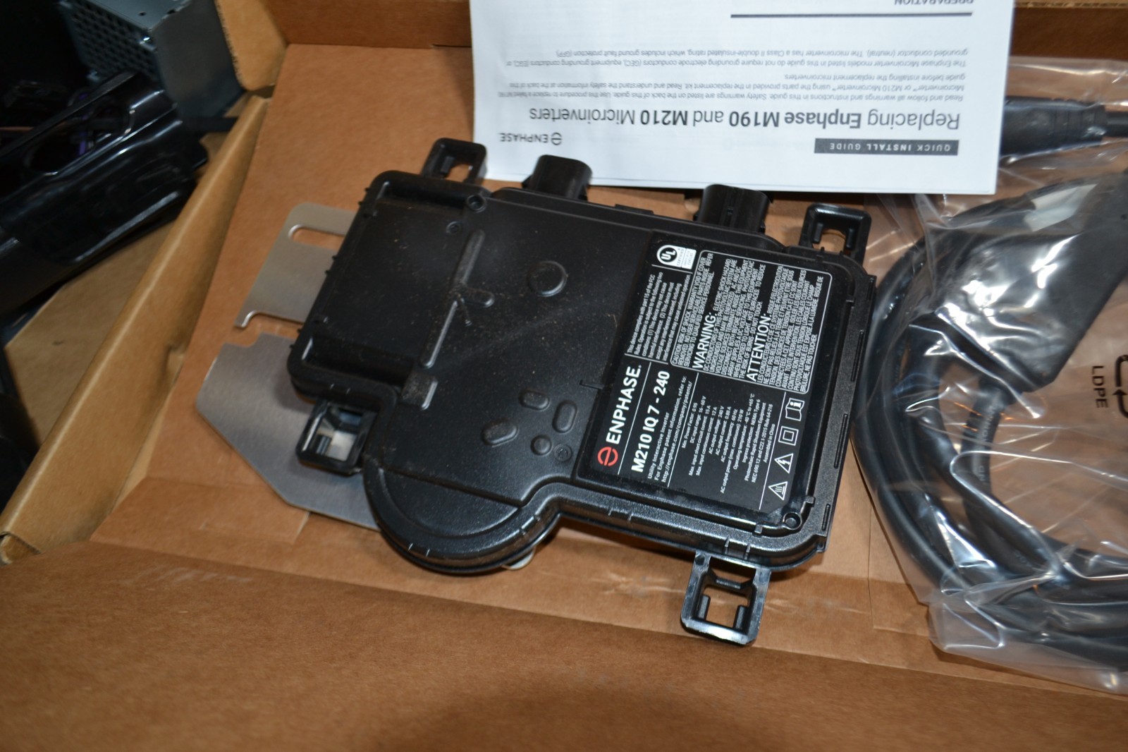 Enphase MICROINVERTER – M210240-IQ7-S22 to M210IQ7 – 240V RMA Kit