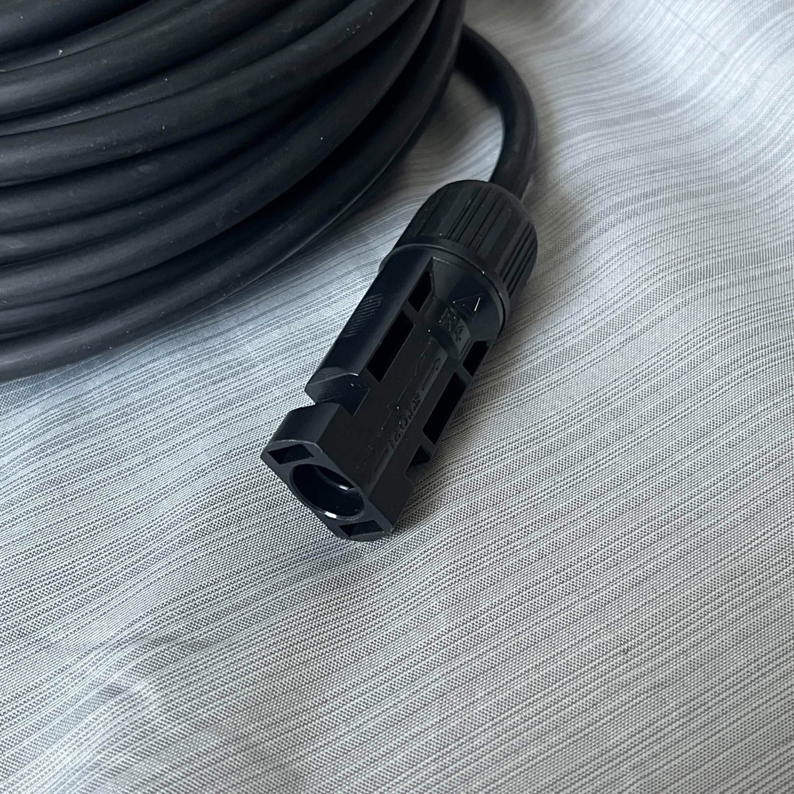 Solar Panel Extension Cables – 10 AWG, 50 ft with Waterproof Connectors