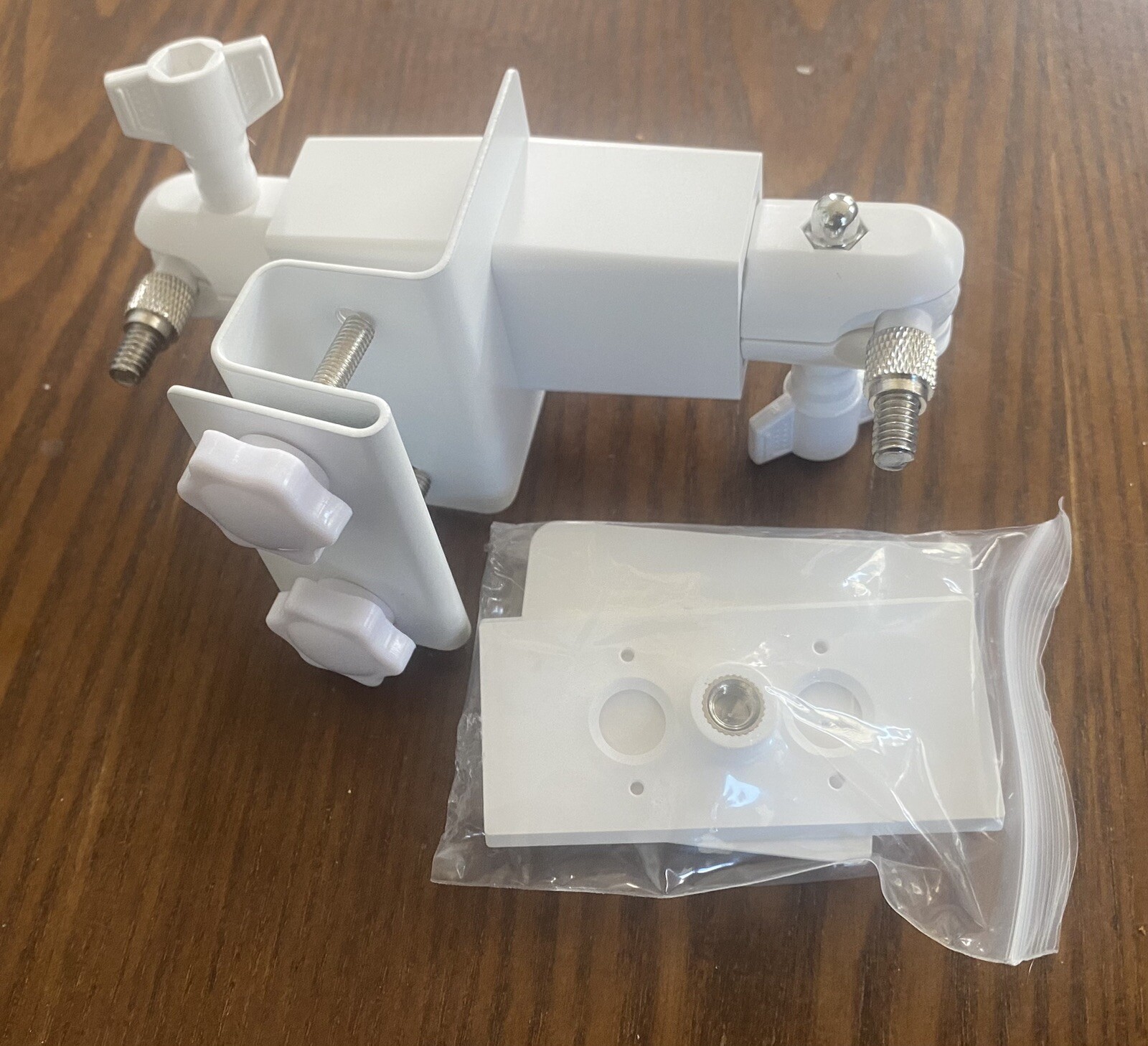 2-in-1 Gutter Mount ( DF-1106R ) for Ring Solar Panel, Spotlight Cam White