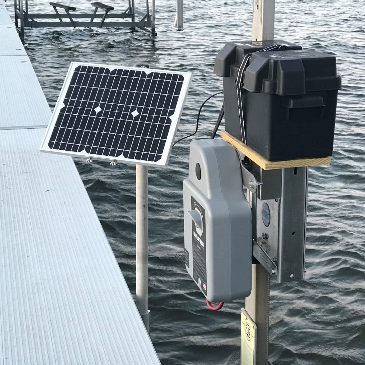 12V Waterproof Solar Battery Trickle Charger & Maintainer