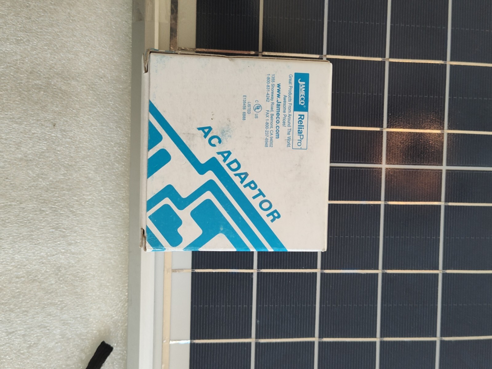 Tapco 2772-00002 17W/6V Solar Panel / Hardware 2-3/8″ Top of Pole Mount