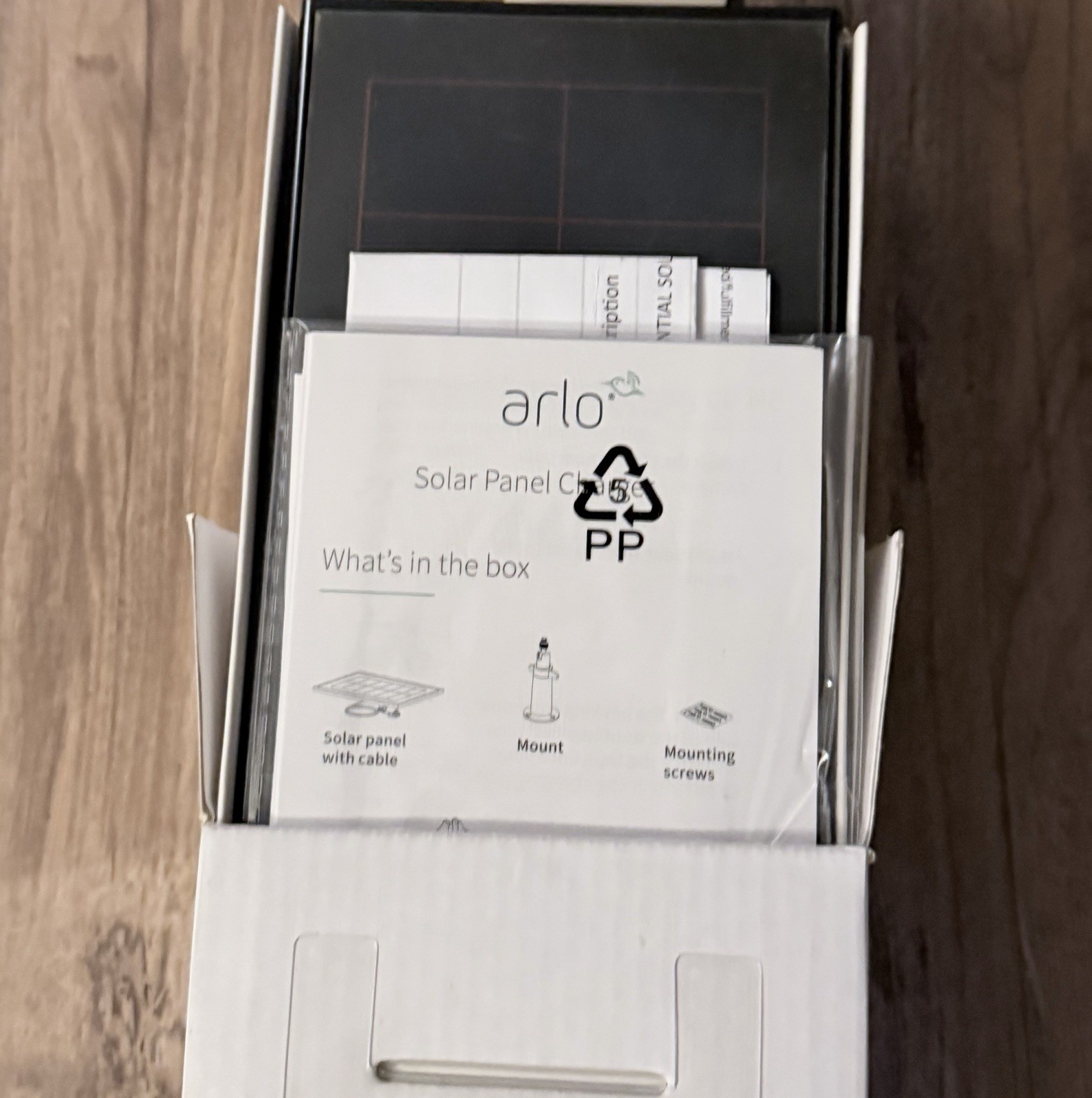 BRAND NEW NEVER USED ARLO VMA3600B SOLAR PANELS WITH MOUNTS