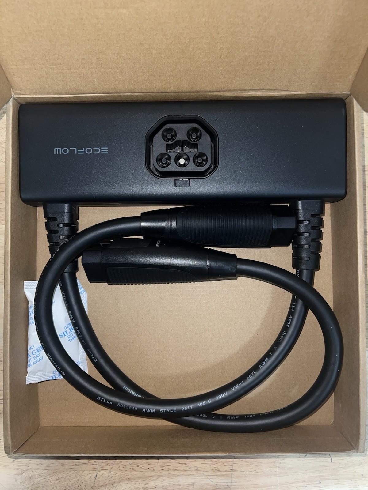 EcoFlow Double Voltage Hub – Power Input/Output (DELTA Pro)