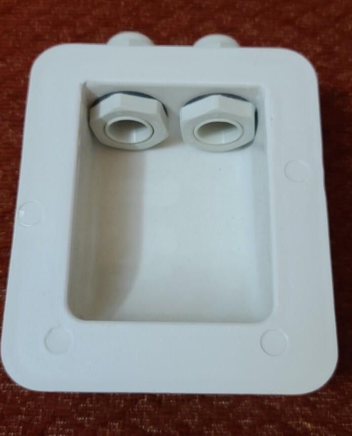 White Solar Weatherproof ABS Solar Double Cable Entry Gland for All Cable Types