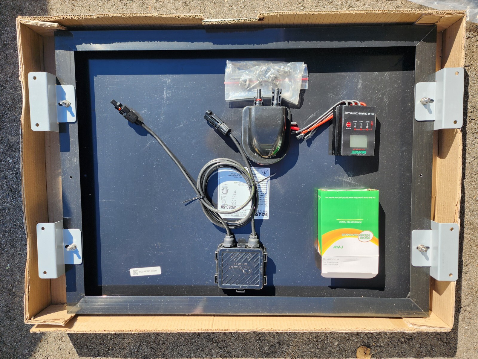 WAAREE WSBC-50 CEYONE SOLAR KIT w/30A CHARGE CONTROLLER, 50 Watt SOLAR PANEL KIT