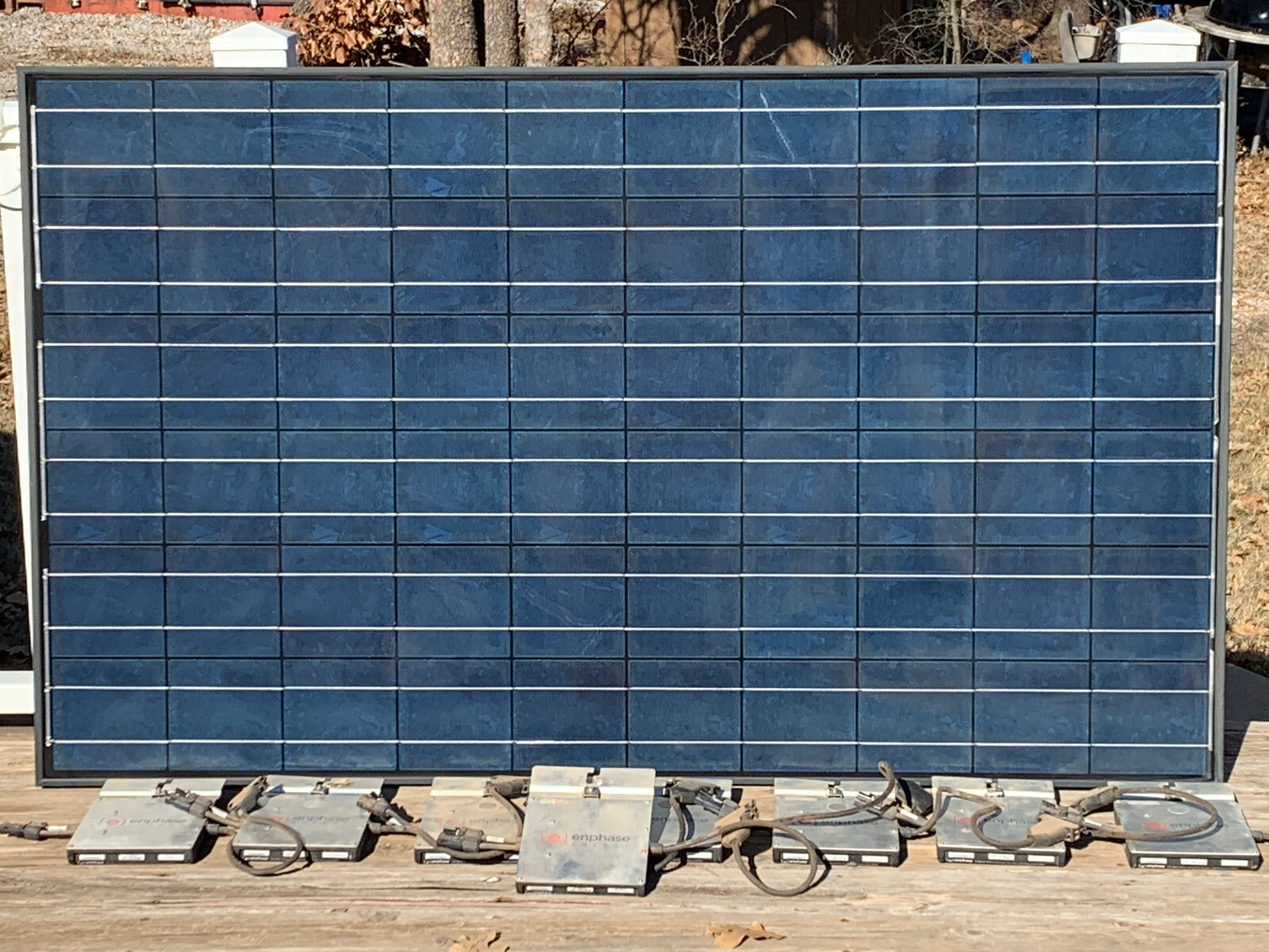 Complete Home 1.6 KW 8 Solar Panel System with Inverters, Track and Hardware