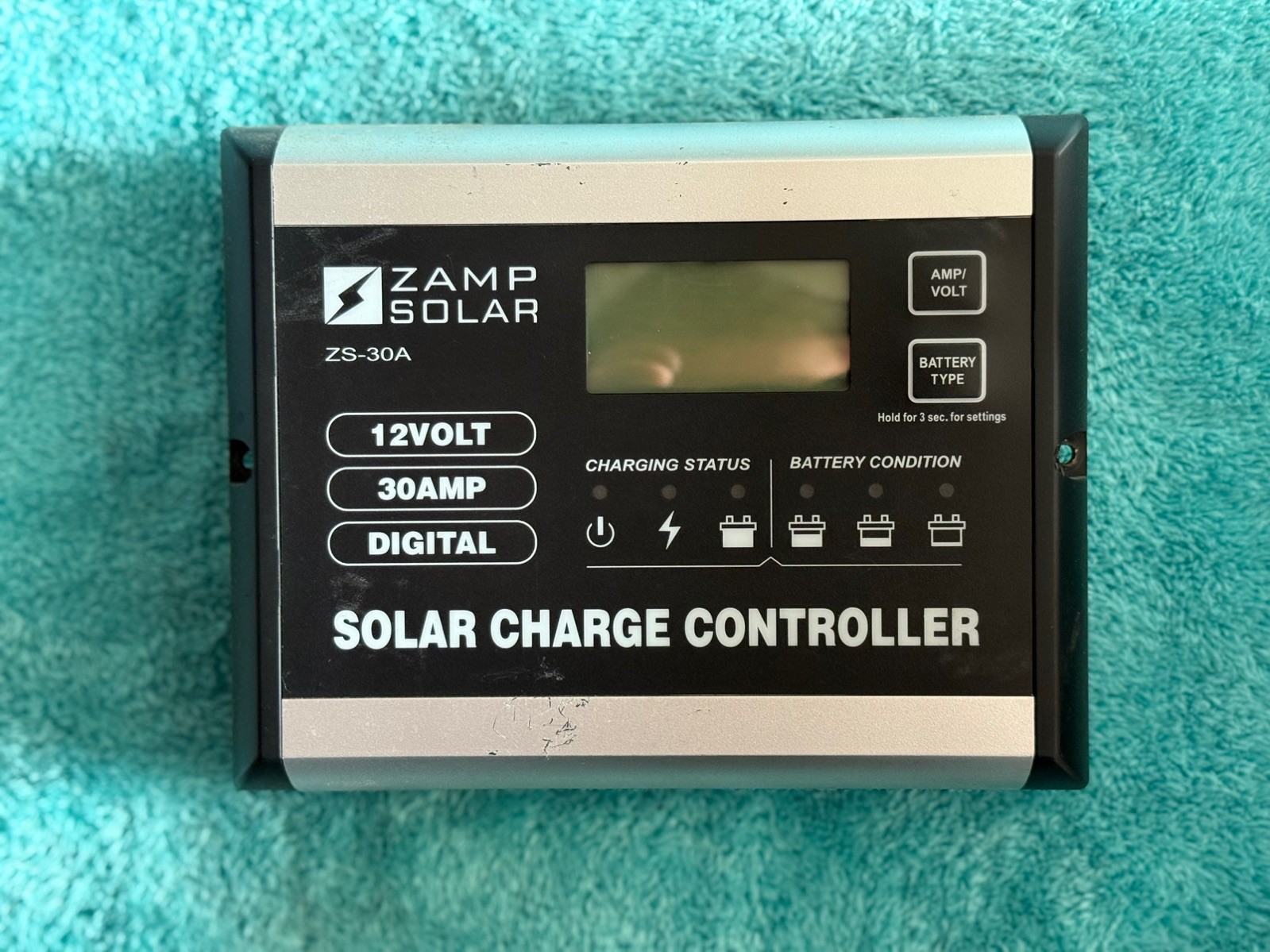 Zamp Solar ZS-30A 30A, 5-Stage PWM Charge Controller – Black