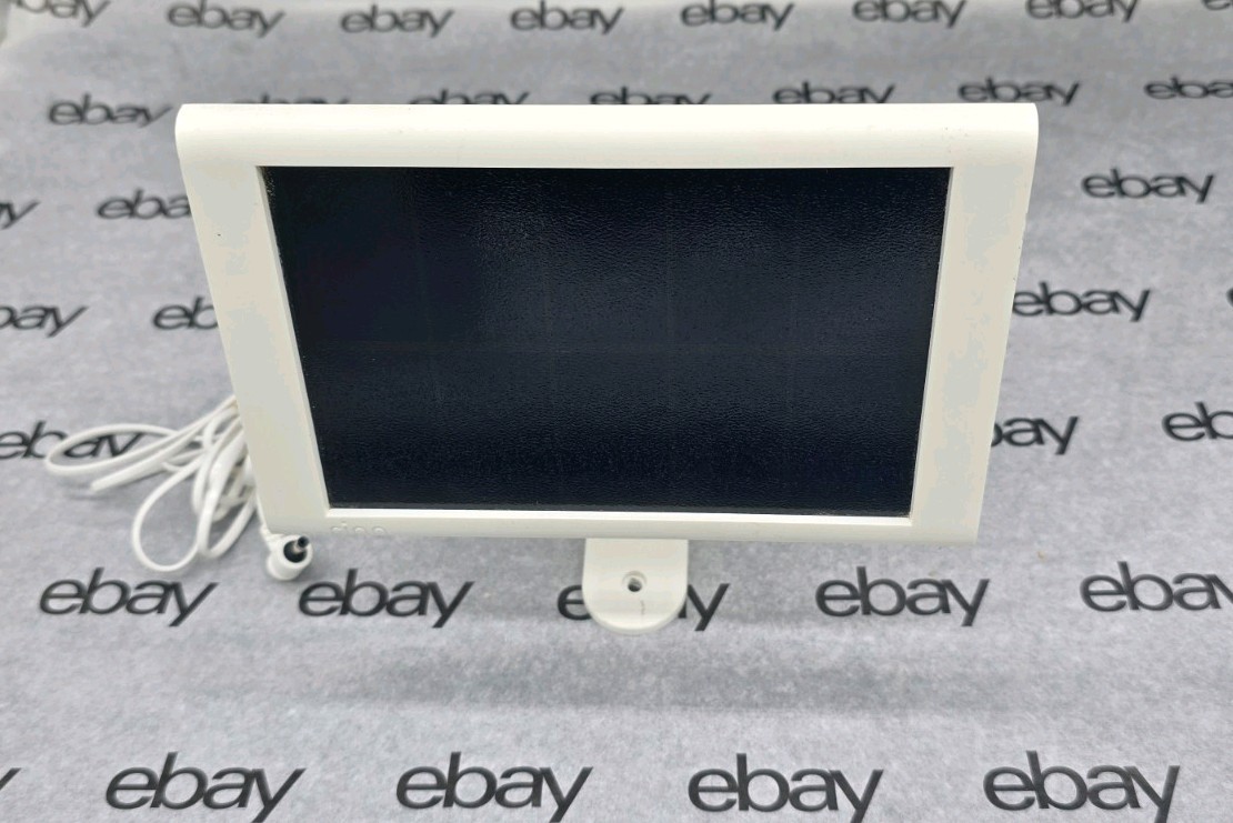 ​Ring Small Solar Panel 1.9W USB-C White for Stick Up Cam & Spotlight Cam 5F78E9