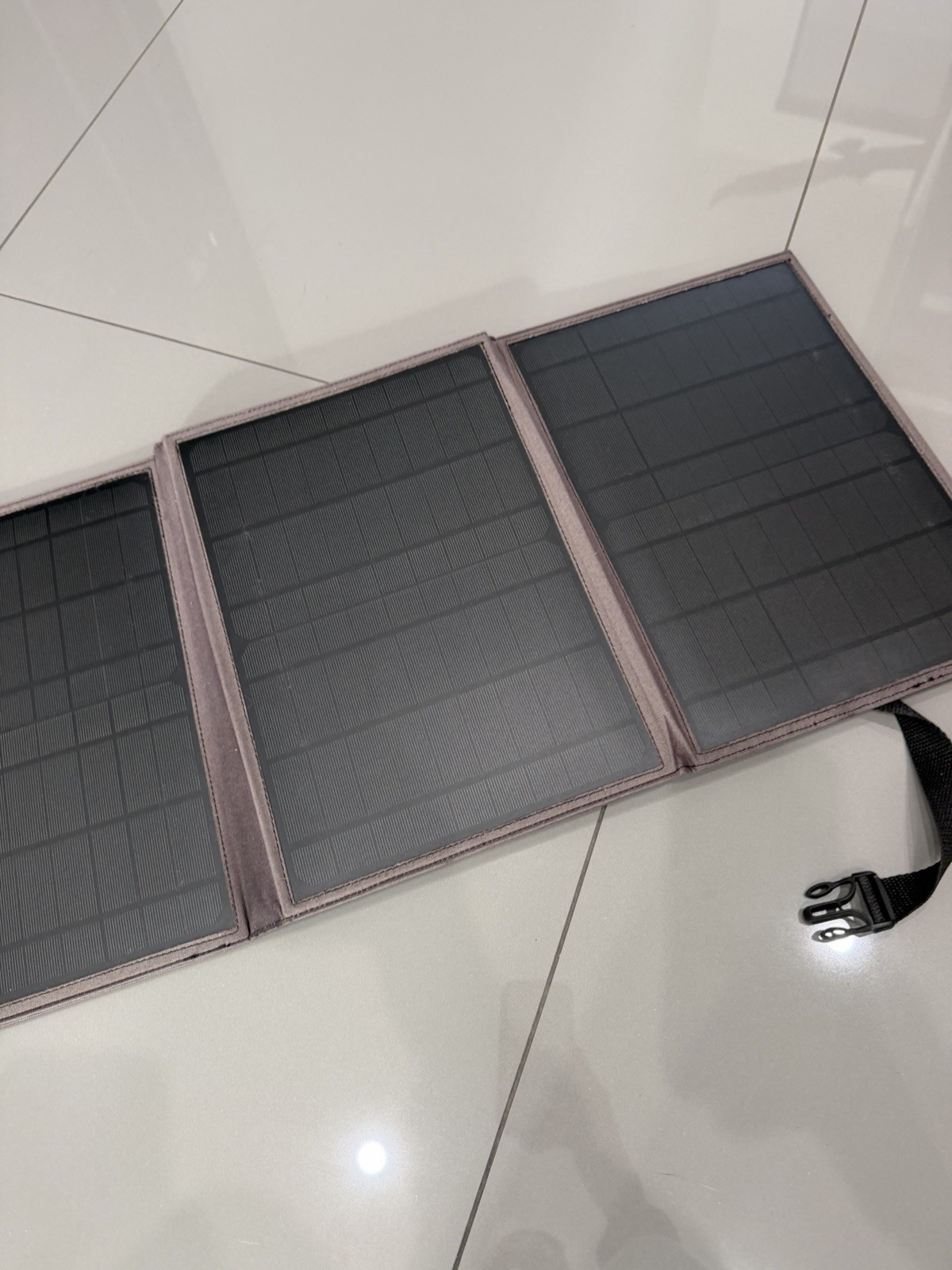 40-Watt Solar Panel – Portable Foldable 4 Panels, 5V Cable Included