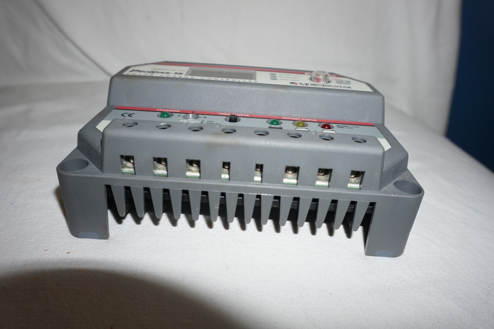 MORNINGSTAR PS-15M 12/24 VOLTS 15 AMP CHARGE CONTROLLER