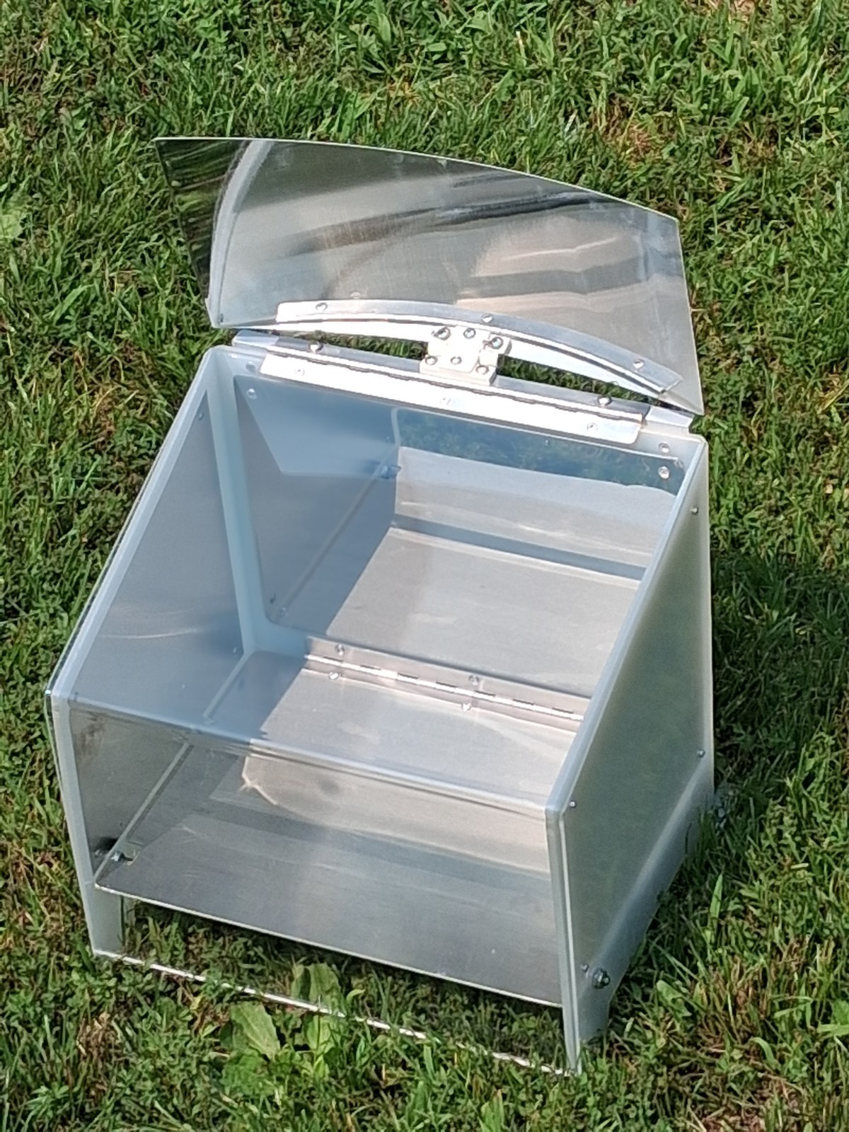 SOLAR OVEN HYBRID DESIGN
