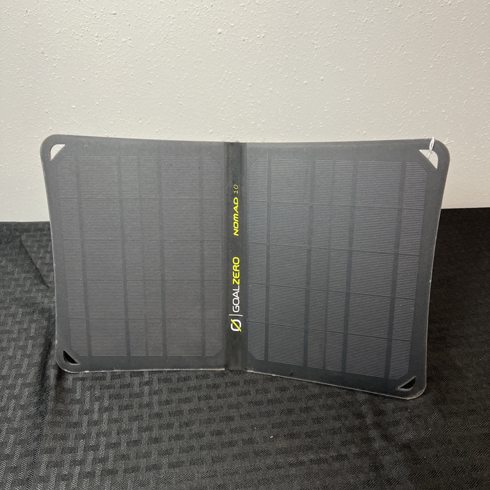 GOAL ZERO NOMAD 10 SOLAR PANEL. Solar Charger. Charge phone, GPS + MORE