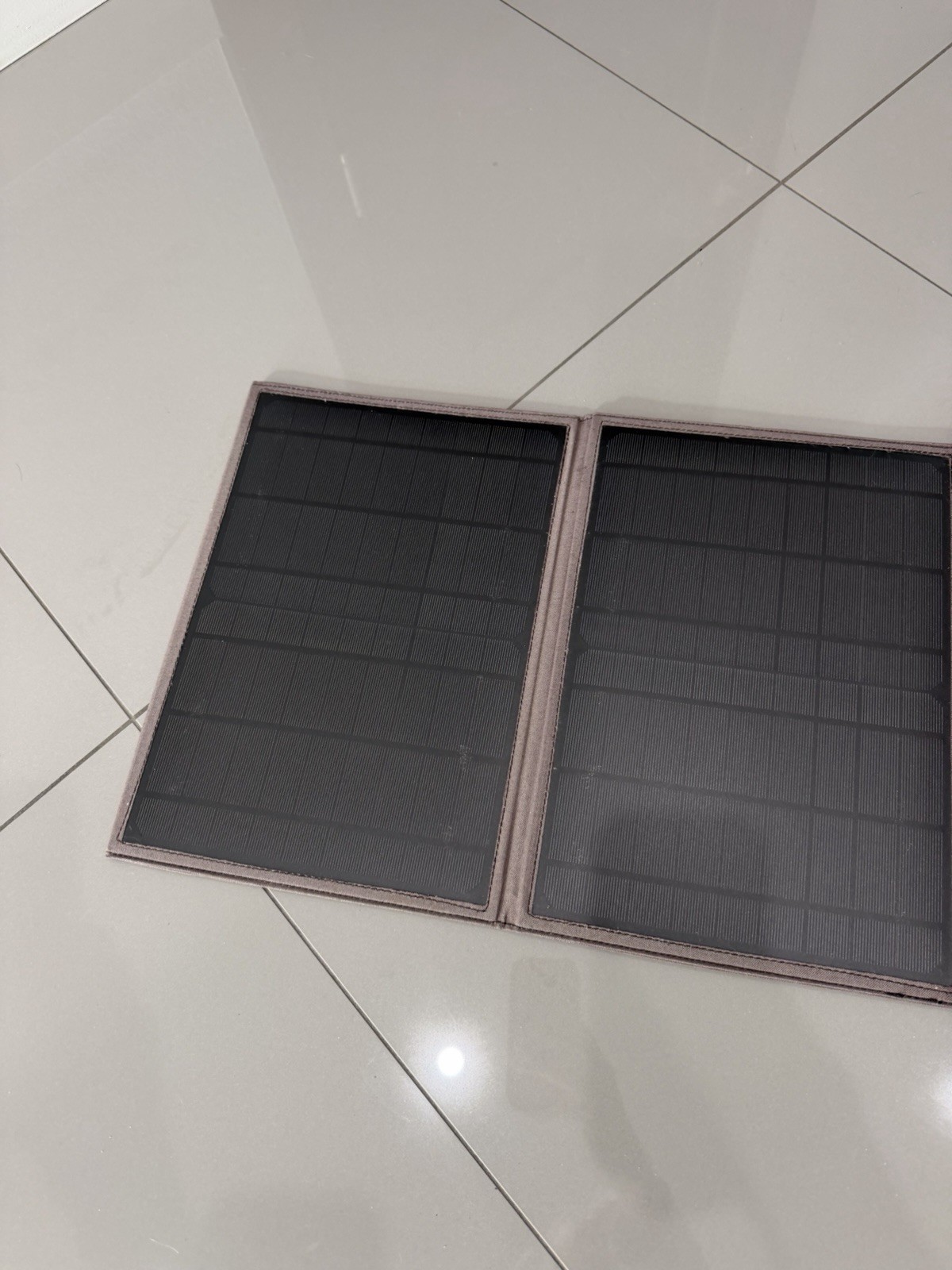 40-Watt Solar Panel – Portable Foldable 4 Panels, 5V Cable Included