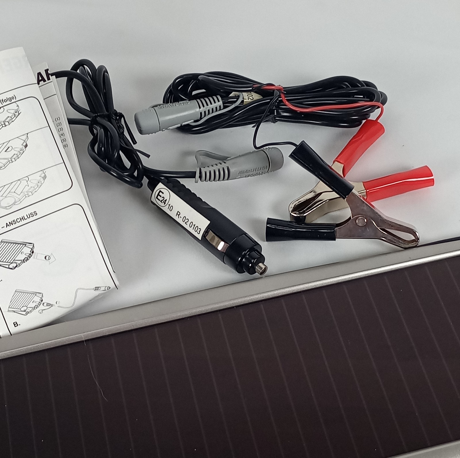 Sunsei SolarCharger 135 SE-135 Solar Battery Maintainer Panel w/ Manual & Cables