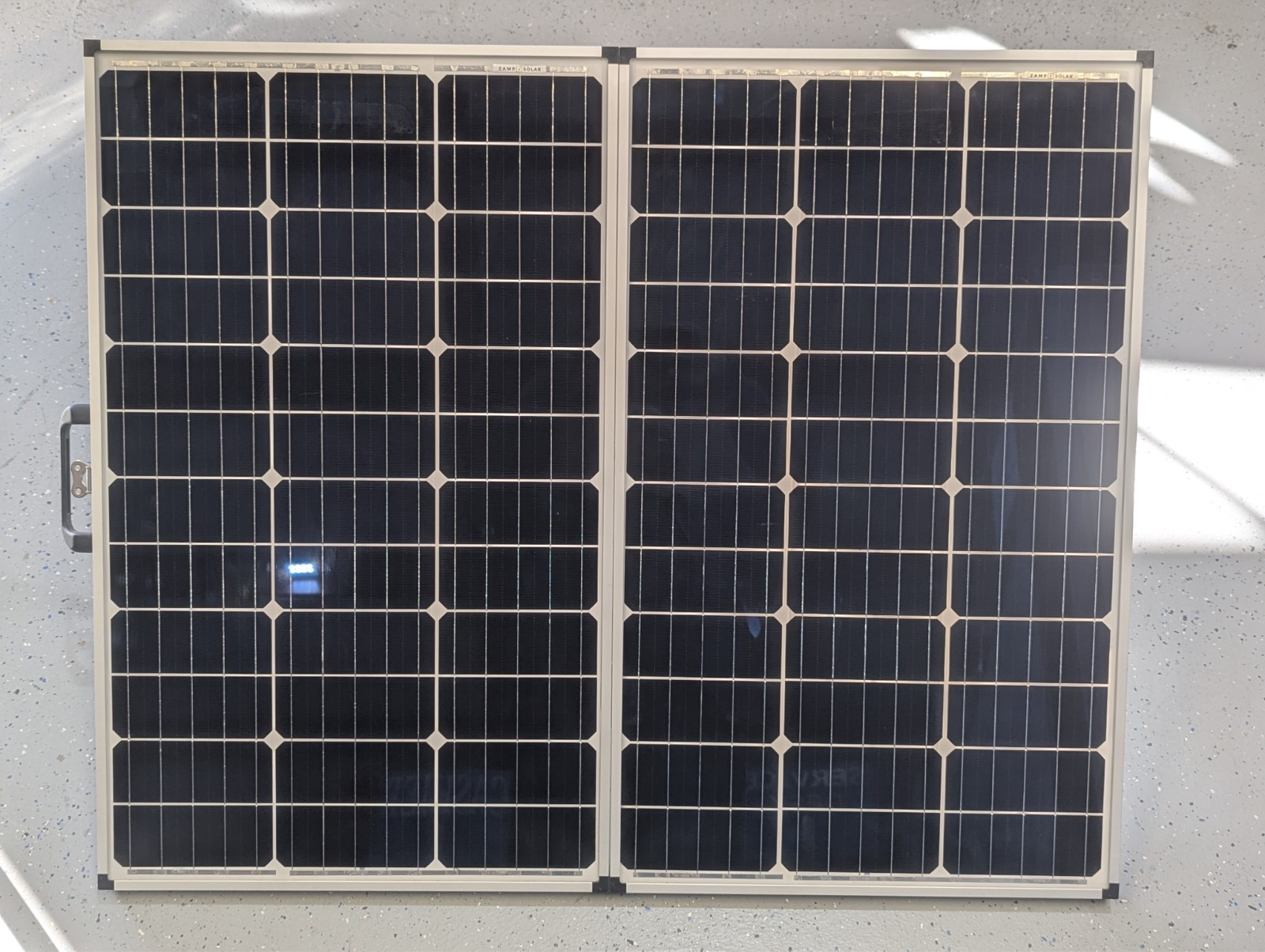 Zamp Solar 140-Watt Portable Solar Panel Kit USW1002