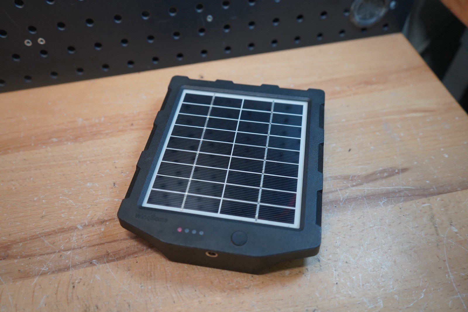 (i) Trail Camera Solar Panel, WingHome Solar Battery Charger NO CORDS