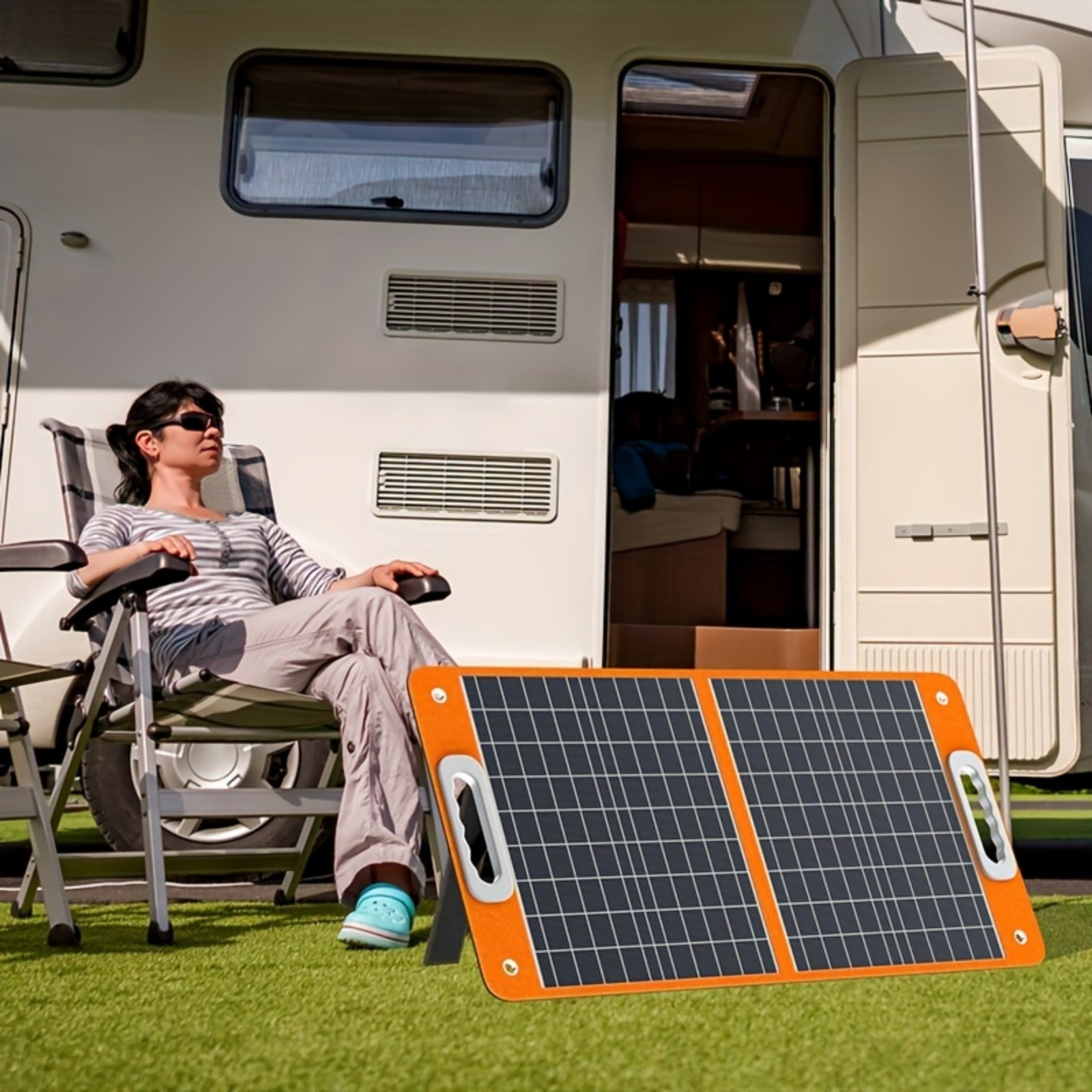 200W Portable Power Station with 60W Foldable Solar Panel for Outdoor Camping