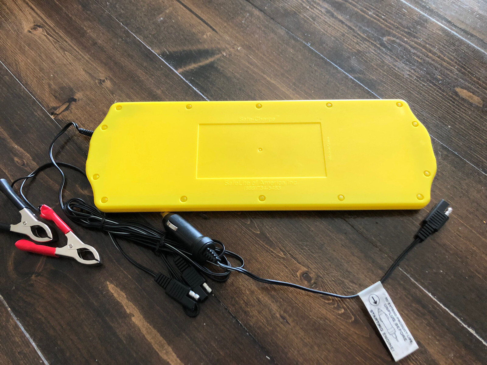 NEW Solar-Powered Car Boat Battery Charger with Cigarette Lighter Plug(1.5W)