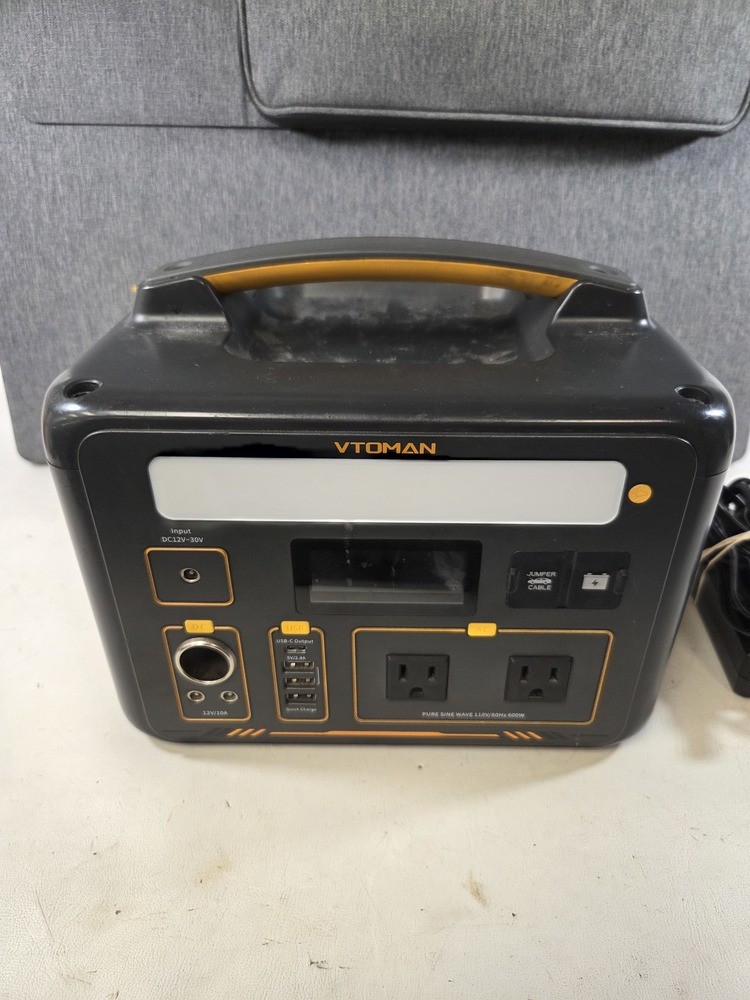 Vtoman 600x vs 110w Kit w/ Solar Battery Bank