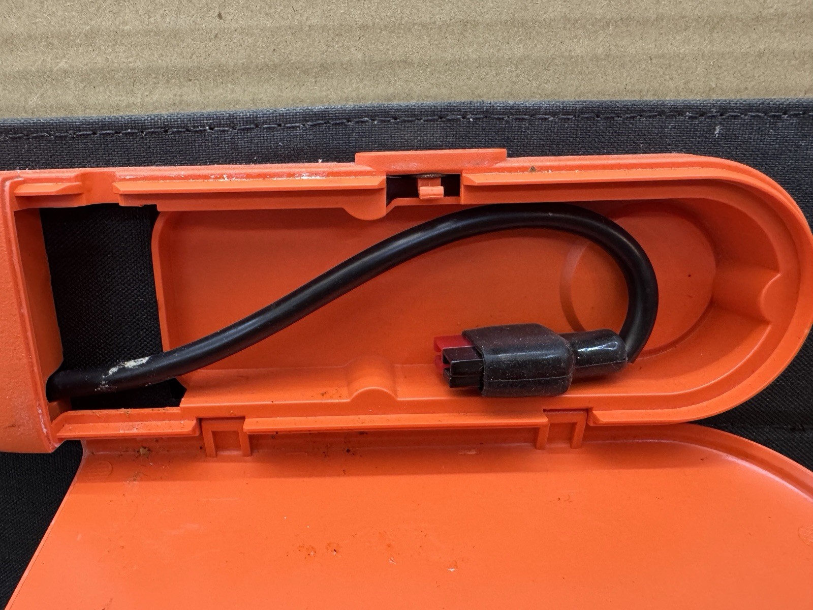 Jackery Solar Saga 100w Solarsaga 100 18v 5.55a Foldable Panel NOT WORKING