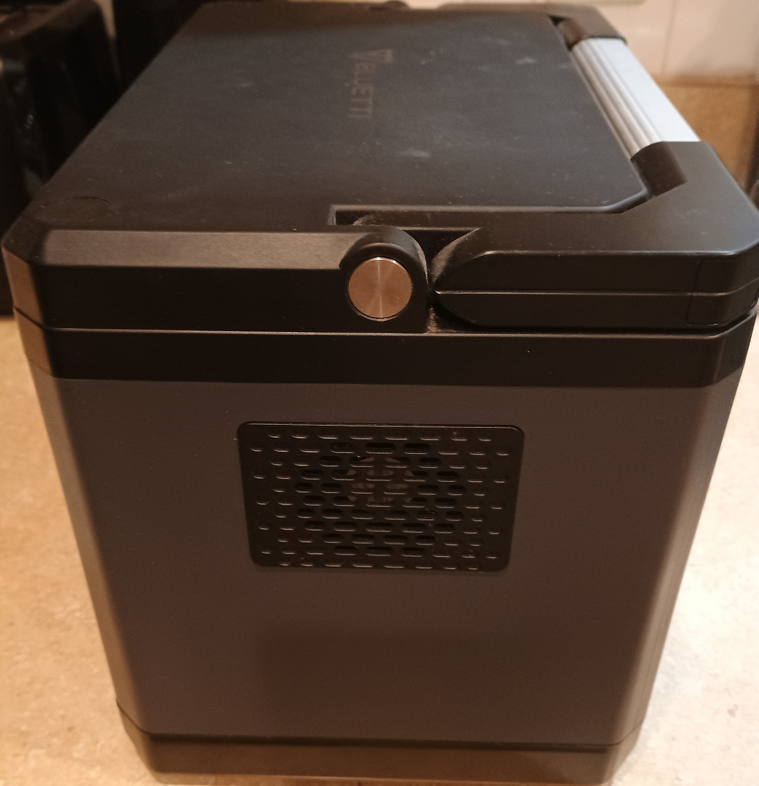 BLUETTI PS50 500Wh 300W and Pecron cart.
