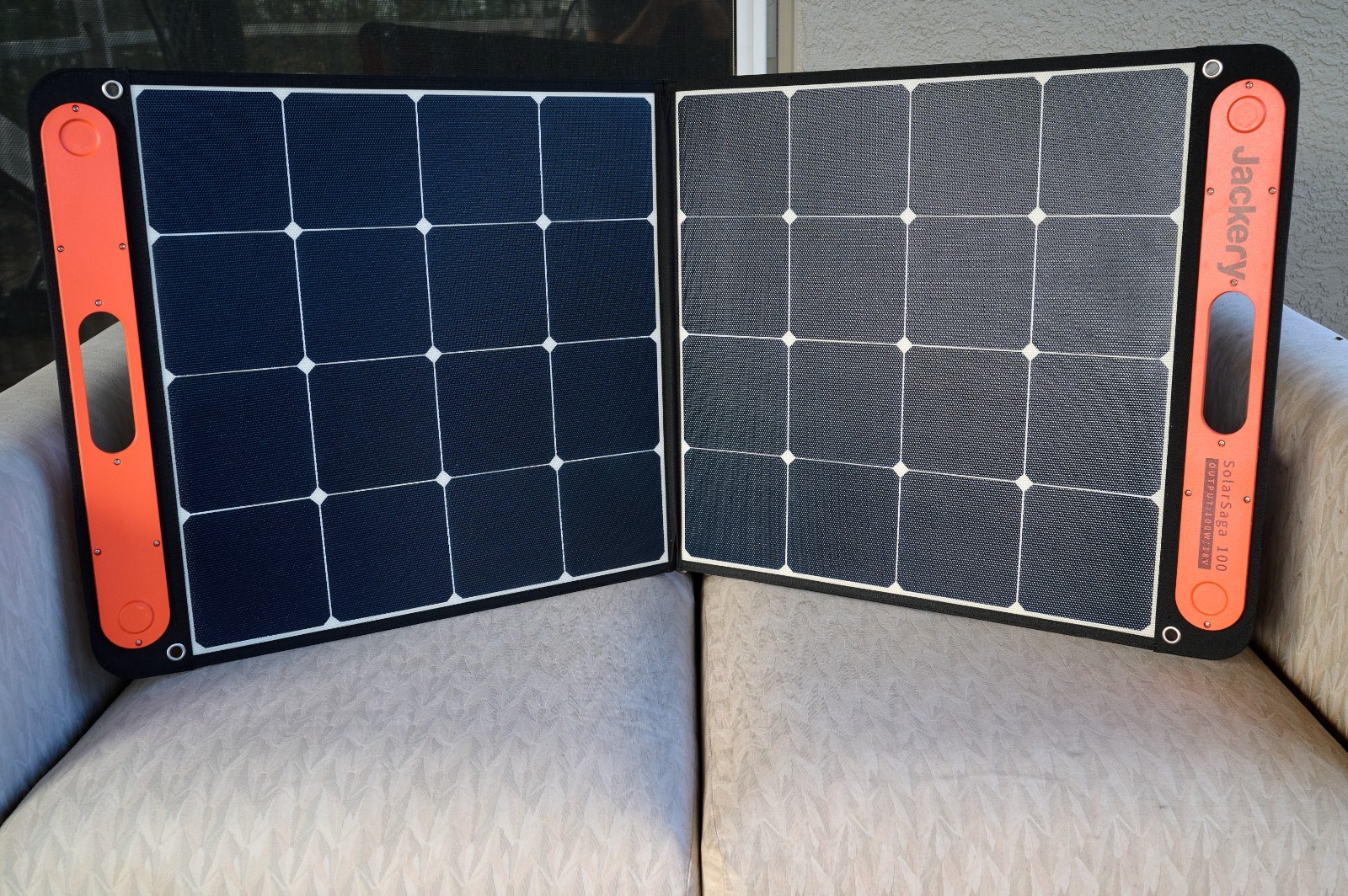Jackery SolarSaga 100W Portable Foldable Solar Panel, Open Box