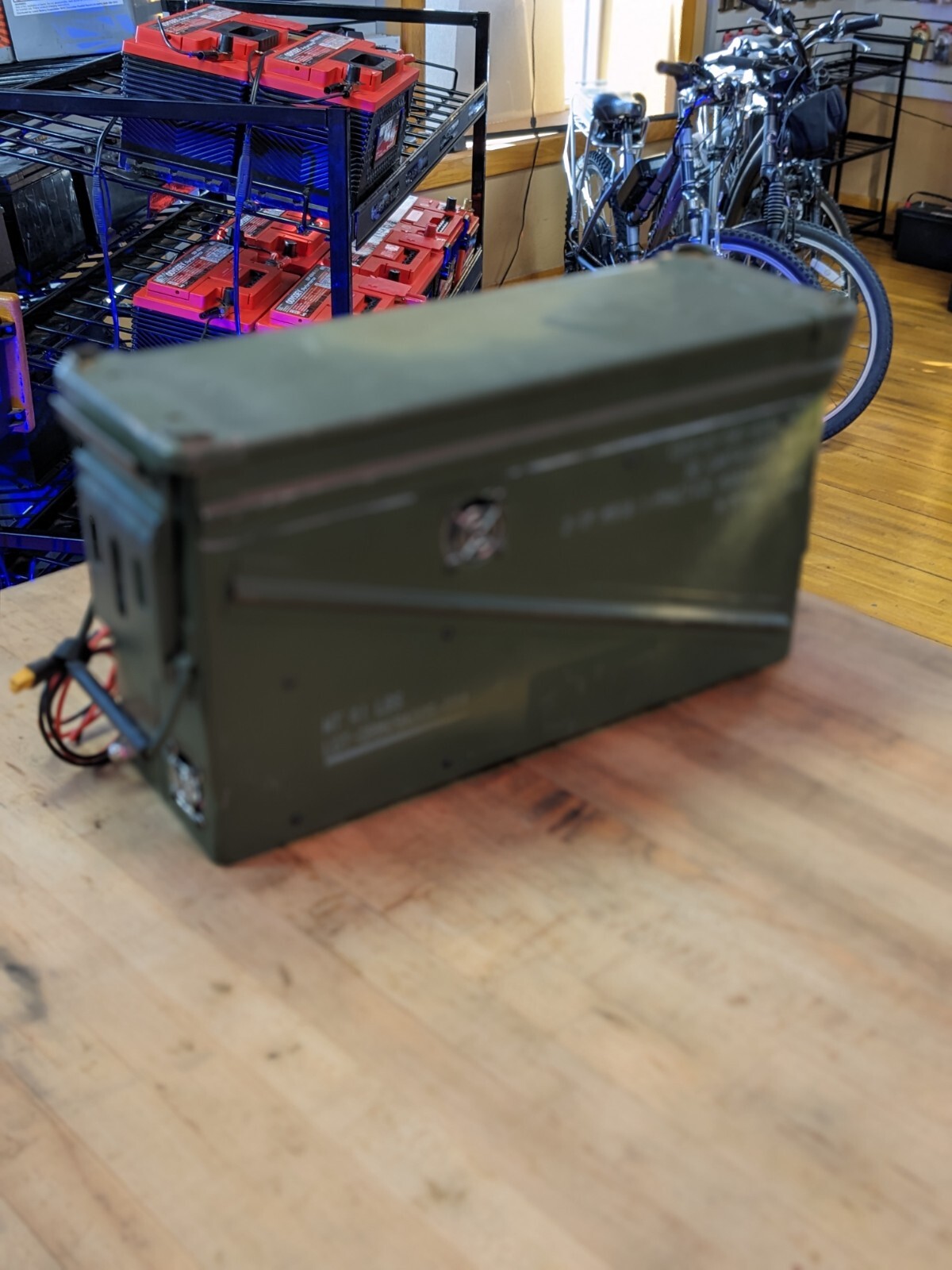Off Grid Ammo Can Backup Battery Solar Generator 1500wh Capacity 600w Inverter