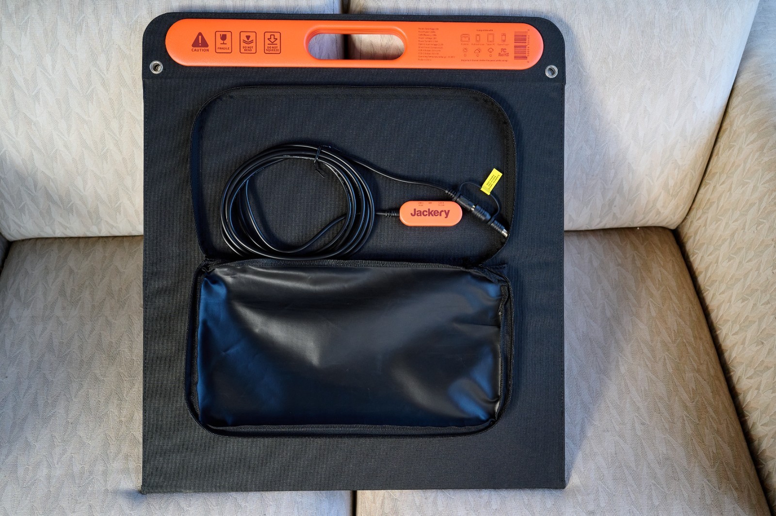 Jackery SolarSaga 100W Portable Foldable Solar Panel, Open Box