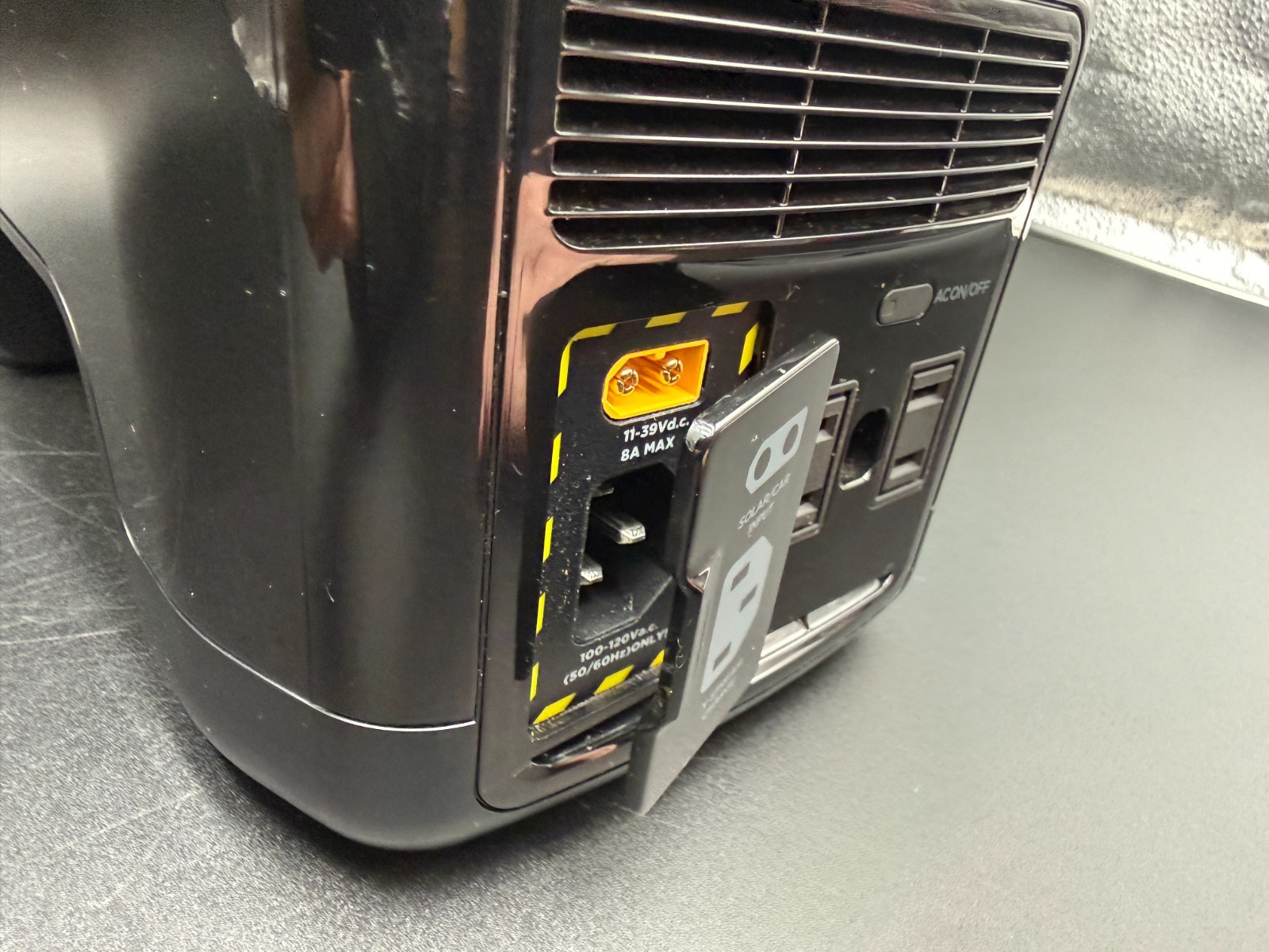 EcoFlow RIVER Mini EFR421 210Wh Portable Power Station 300W 600W Surge Used