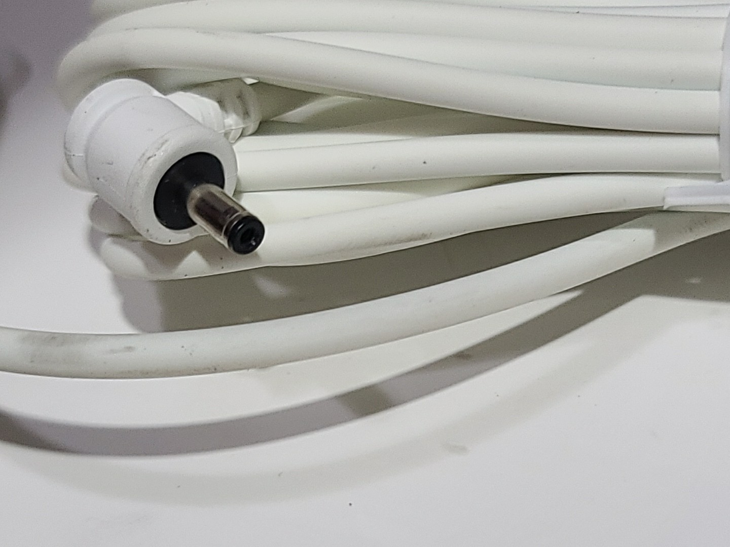 White Ring Super Solar Panel 5W Barrel Plug Connector For Spotlight Cam/ Stickup