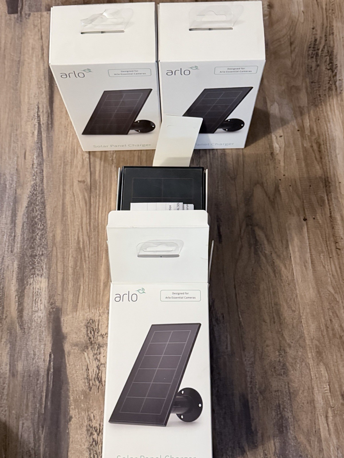 BRAND NEW NEVER USED ARLO VMA3600B SOLAR PANELS WITH MOUNTS