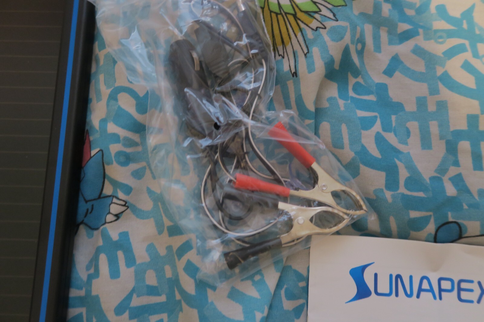 SUNAPEX 1.8W Solar Trickle Charger for Car Battery 12V Solar Battery Maintainer