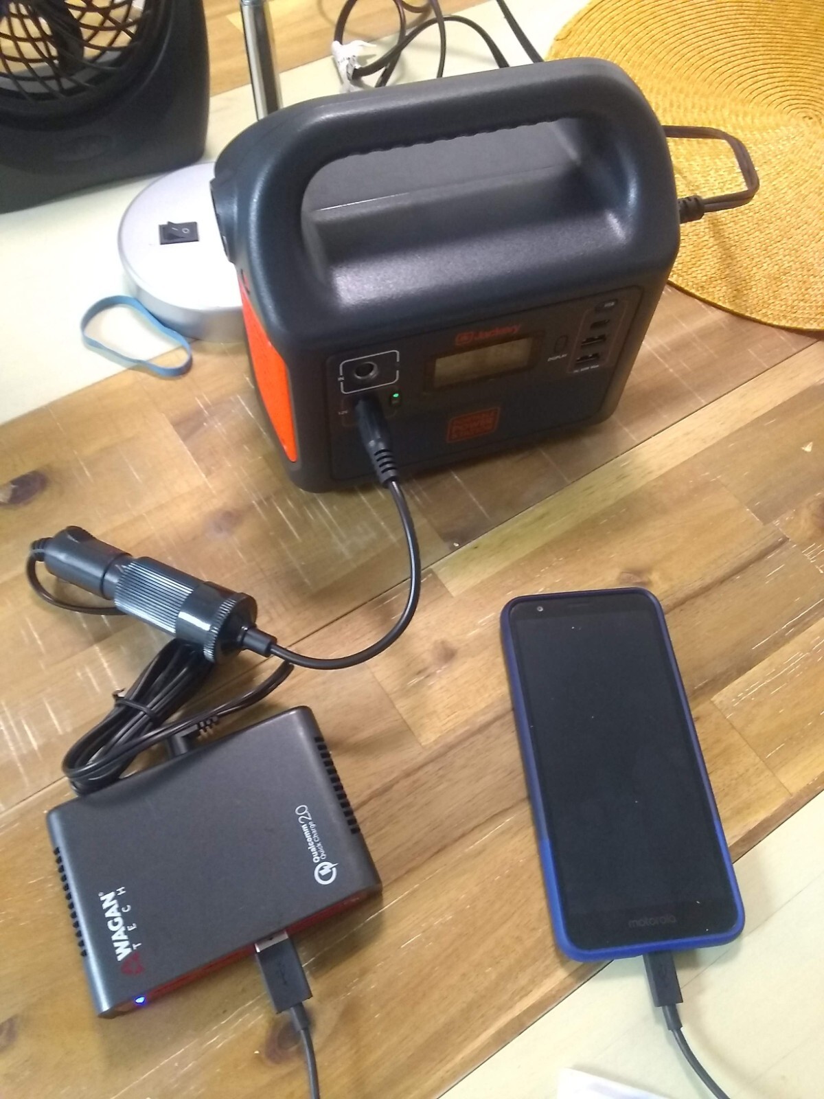 BELOW COST!!! Solar portable emergency hurricane power supply kit; gen & devices