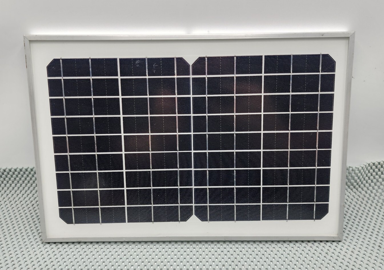 Suner Power BC-10W-M Solar Battery Charger 10 Watts BC-10W Mono