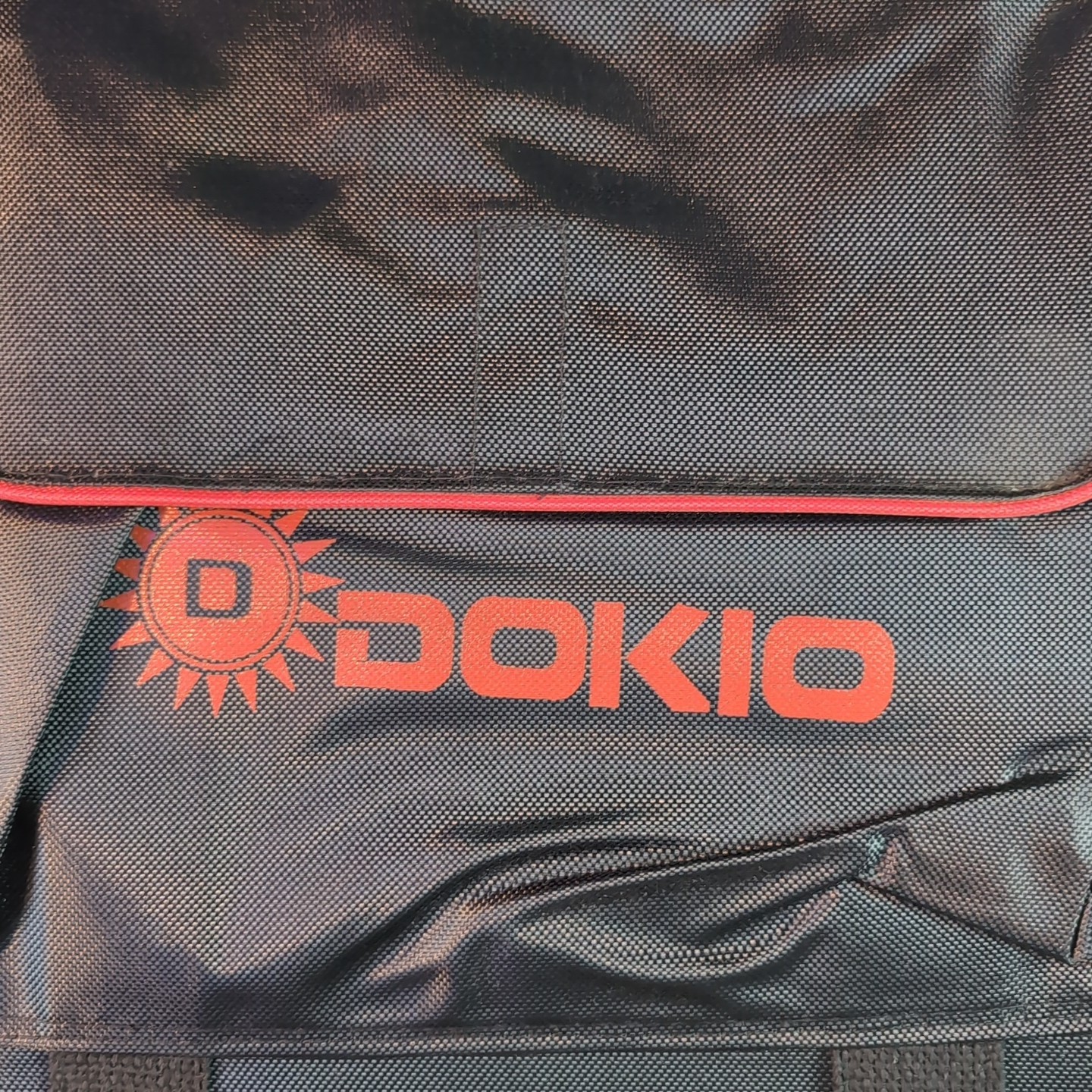 DOKIO 100w 18v Portable Foldable Solar Panel 21×28″, 5.9lb Missing Accessories