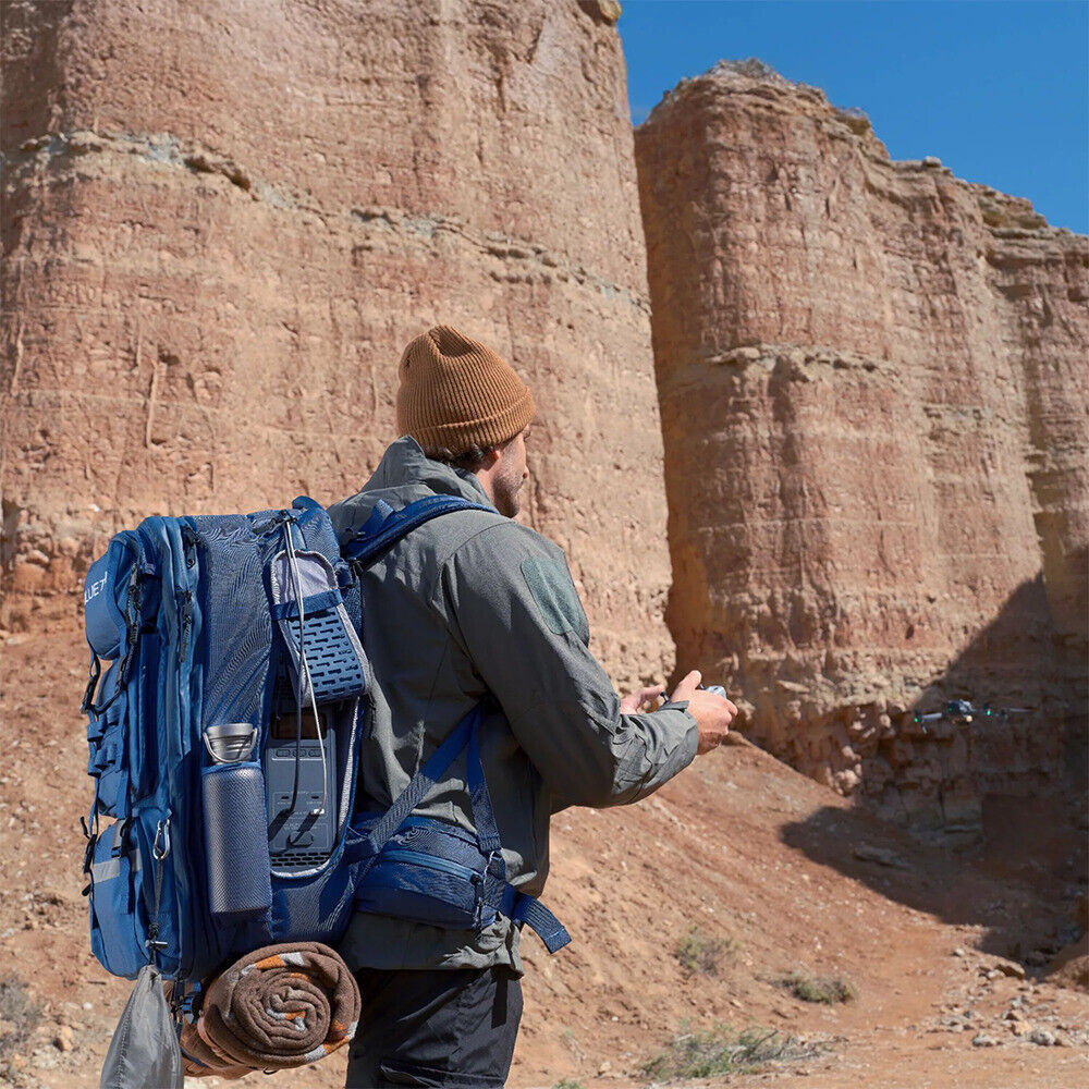 BLUETTI 300W 268.8Wh Handsfree 1 Portable Power Station+Backpack 42L for hiking