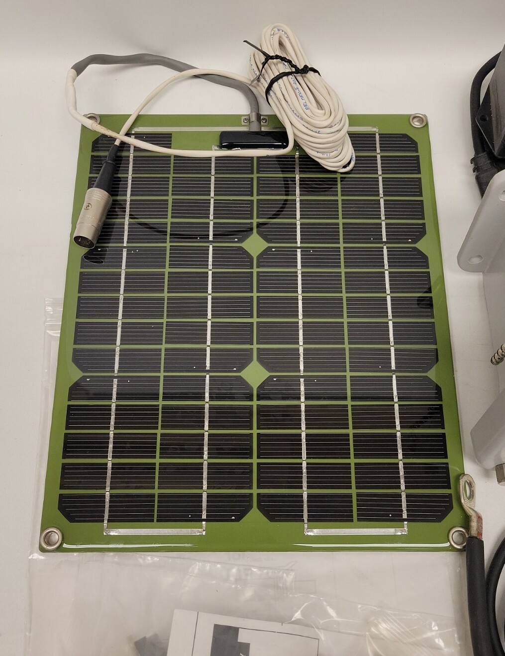 NEW Pulsetech PCMDS 735 x 650 Solar Charger 6130-01-510-9587 12/24V PRHSR