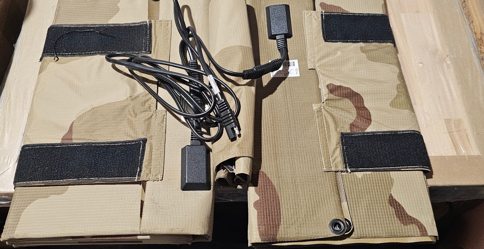 (2) Iris Tech P3 Military Folding 62 Watt Solar Panel New With (1) Splitter