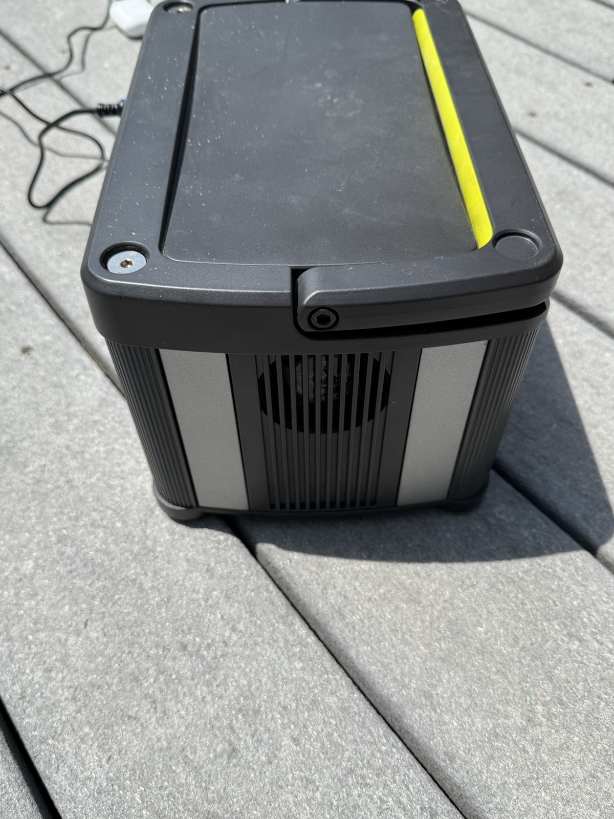 Goal Zero Yeti 400 Portable Power Station Lithium, comes with No Charger