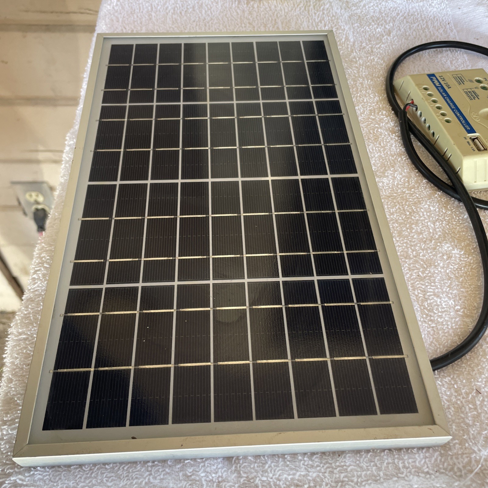 Photovoltaic Module 18V 10w Solar Panel AND A 12V 10A Solar Charge Controller!