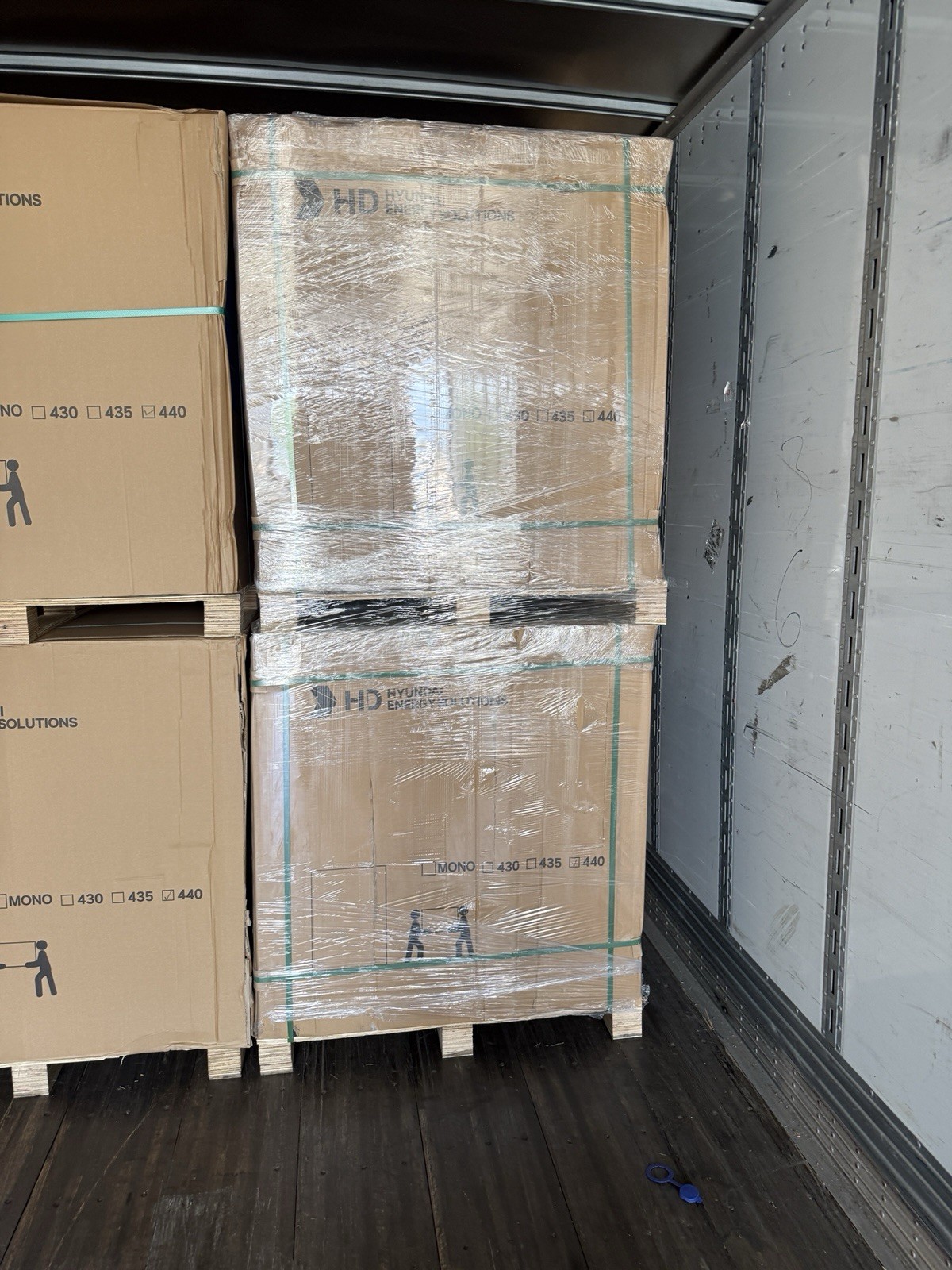 Hyundai Solar Panel HiN-T440 NF(BK). 440 Watt BiFacial Panels Brand New