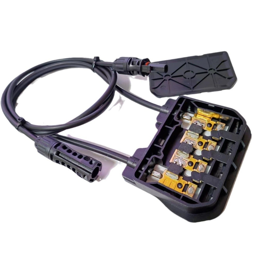 Black Solar Junction Box 1500V 30A Double Sided for PV System Connections