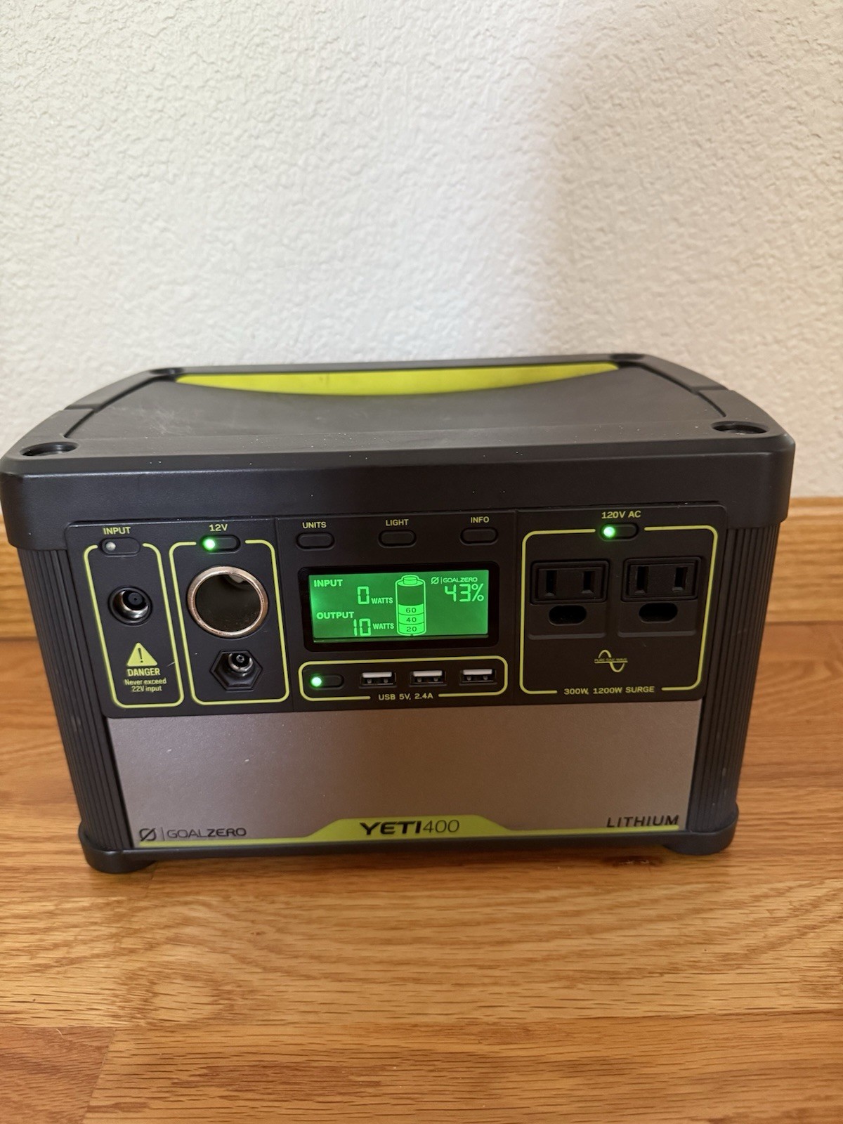 Goal Zero Yeti 400 Portable Power Station Lithium, comes with No Charger